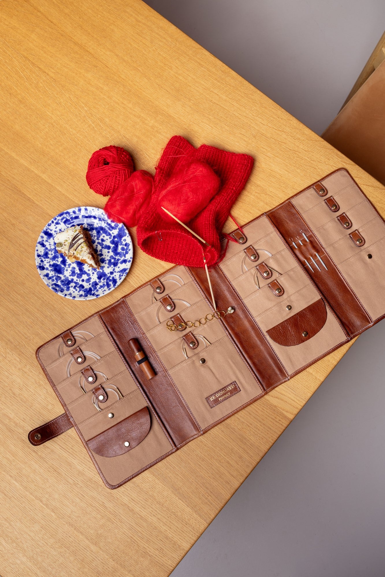 PROJECT Project 82 Needle Case Walnut/Gold