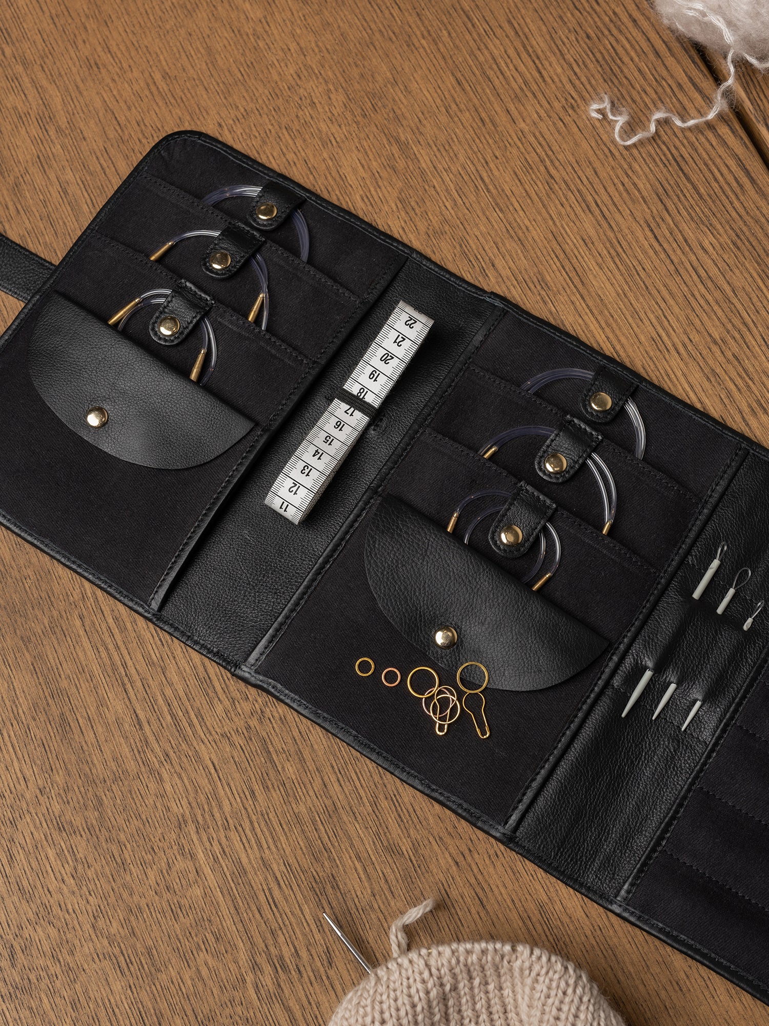 PROJECT Project 14 Needle Case Black/Gold