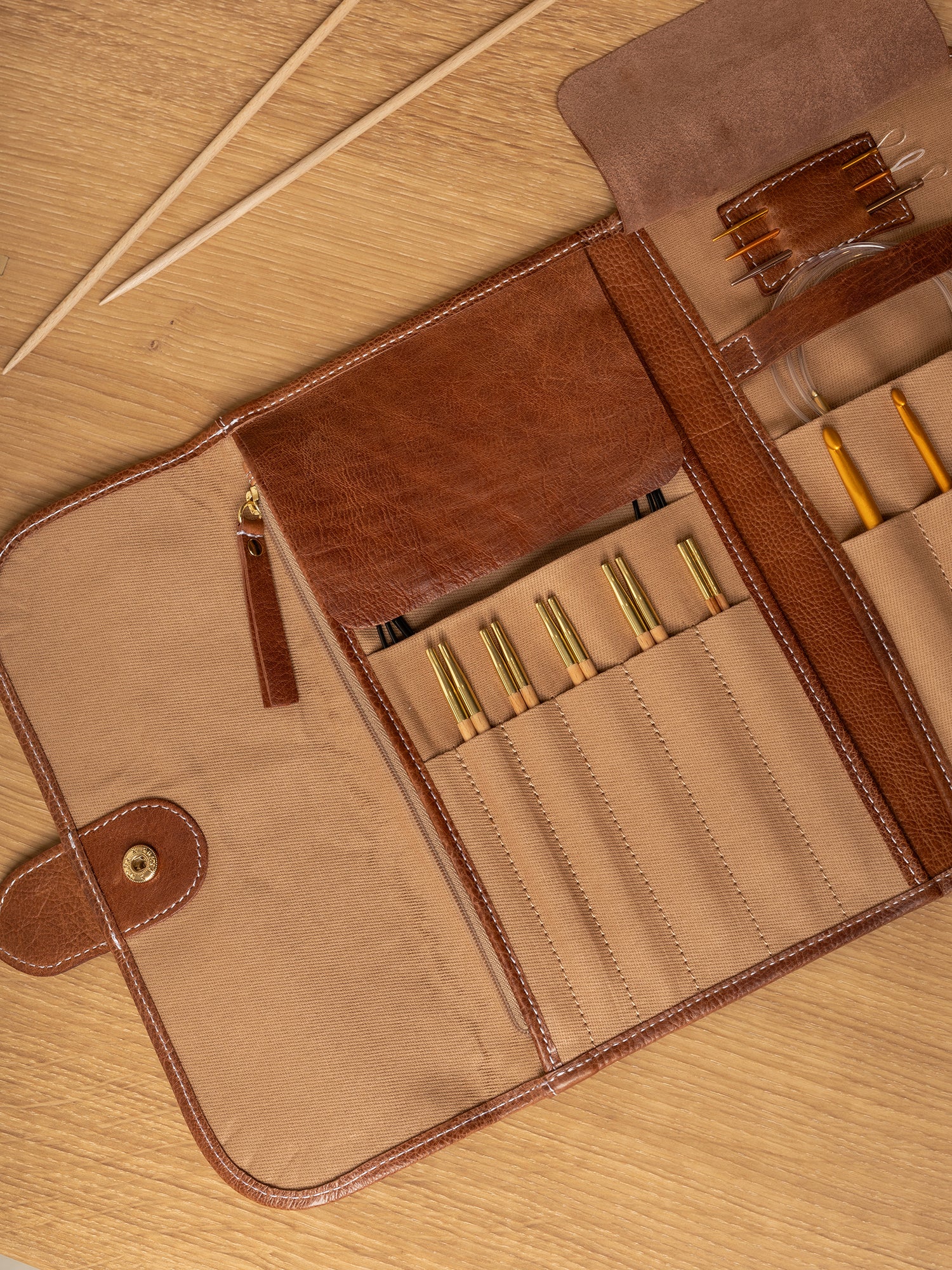 PROJECT Project 15 Needle Case Walnut/Gold