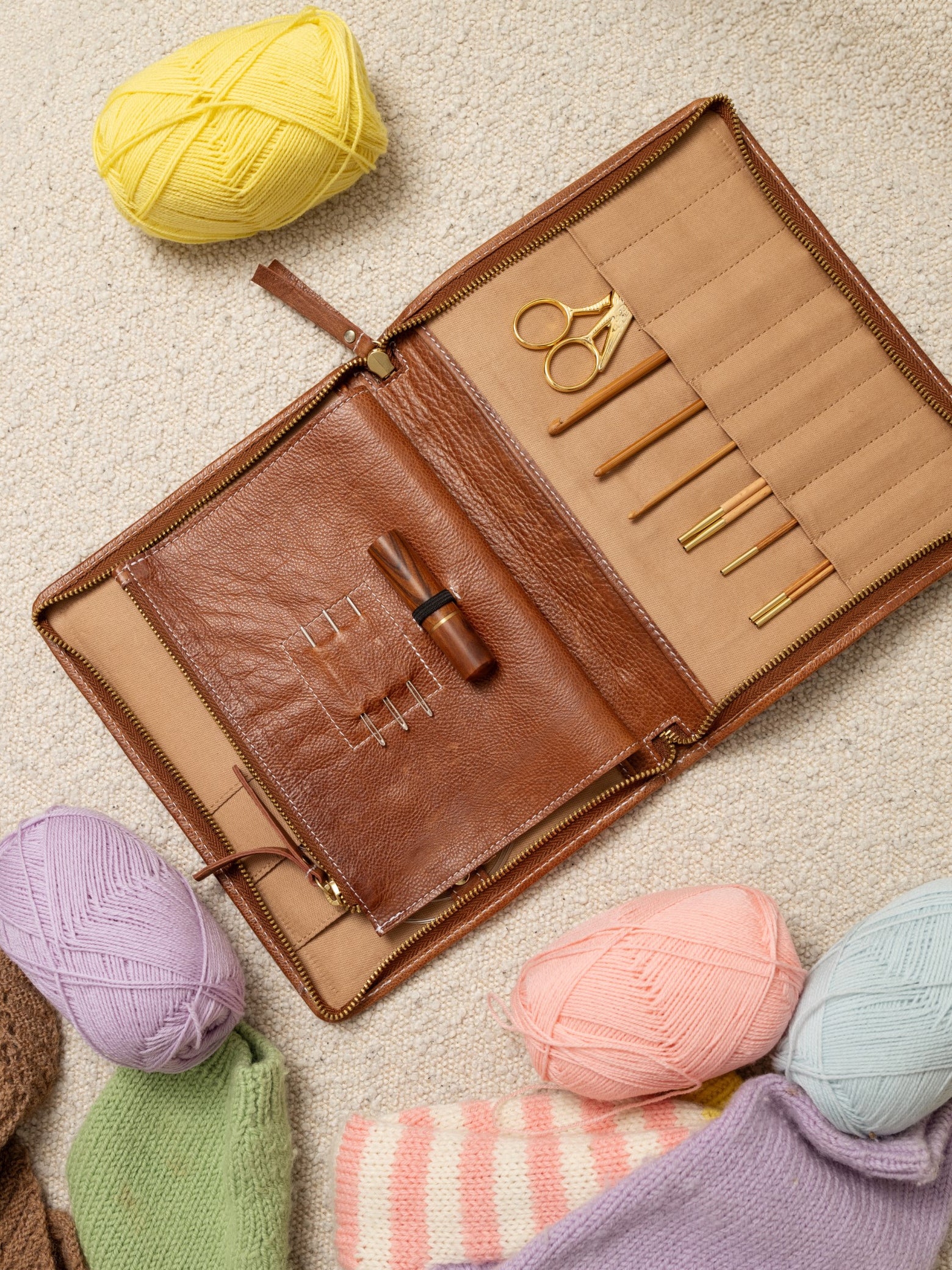 PROJECT Project 8 Needle Case Walnut/Gold